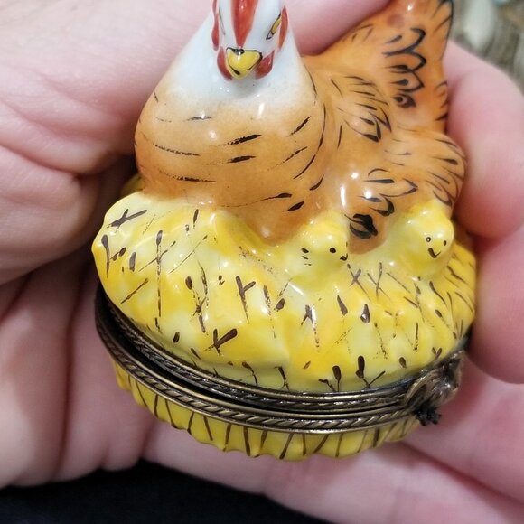 Antique Limoges Peint Main Hen and Chicks Trinket Box Farm Hand Painted - Picture 5 of 8